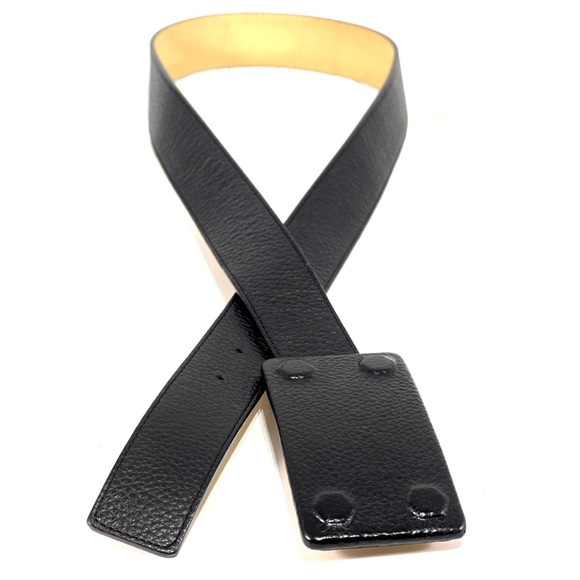 W by WORTH | Pebble Leather Belt | Leather Covered Bolts on Plaque - Picture 5 of 8